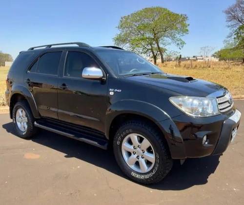 TOYOTA HILUX SW4 3.0 SRV 4X4 16V TURBO INTERCOOLER DIESEL 4P AUTOMÁTICO TOYOTA HILUX SW4 3.0 SRV 4X4 16V TURBO INTERCOOLER DIESEL 4P AUTOMÁTICO